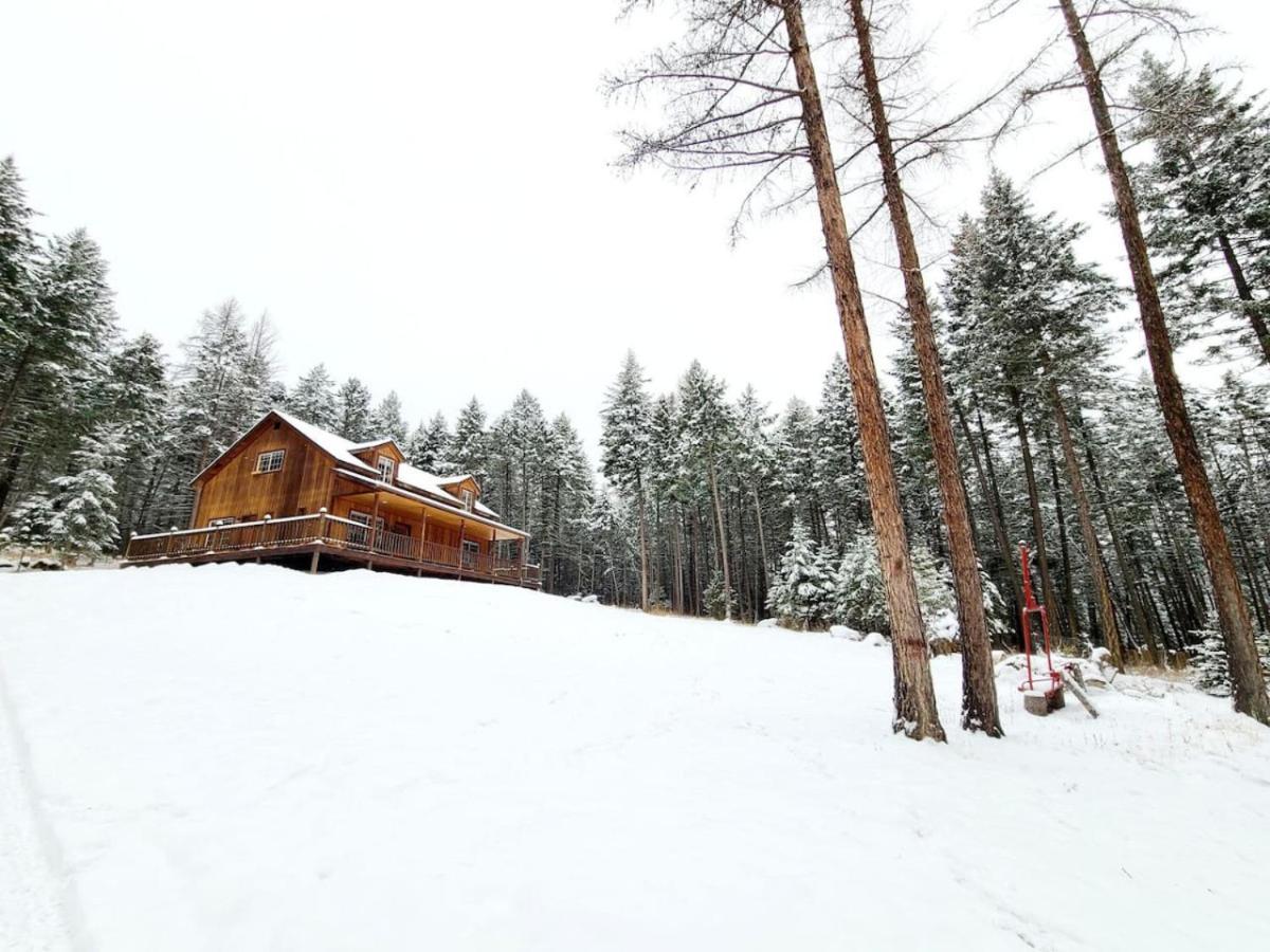 Blacktail Cabin Hideaway With Hot Tub Lakeside Exterior photo