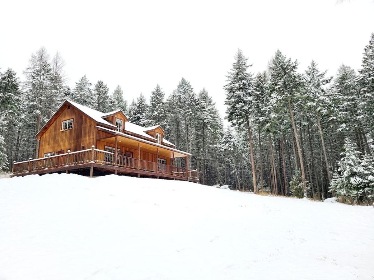 Blacktail Cabin Hideaway With Hot Tub Lakeside Exterior photo