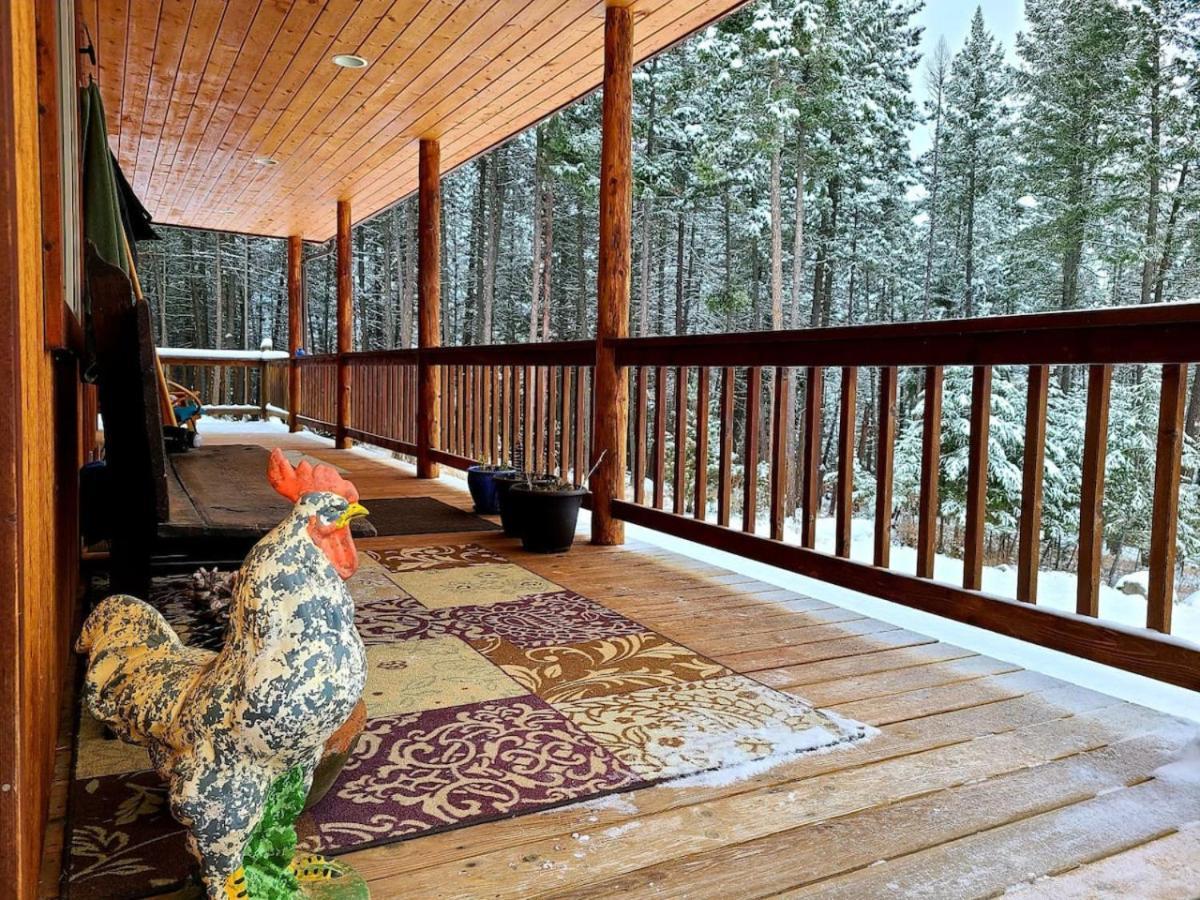 Blacktail Cabin Hideaway With Hot Tub Lakeside Exterior photo