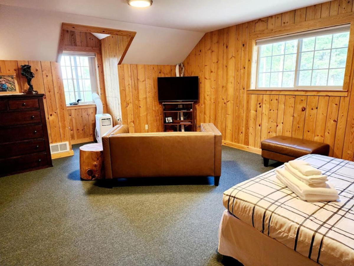 Blacktail Cabin Hideaway With Hot Tub Lakeside Exterior photo