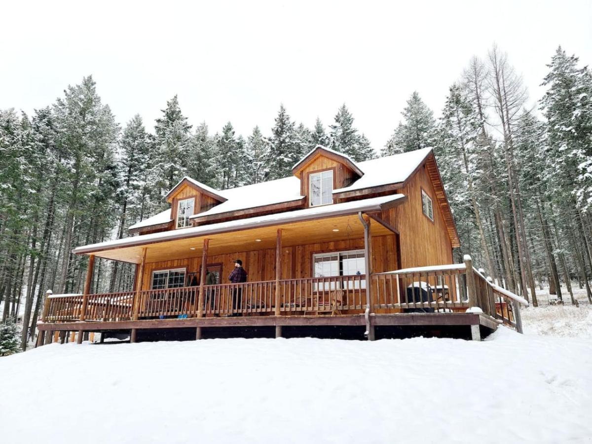 Blacktail Cabin Hideaway With Hot Tub Lakeside Exterior photo