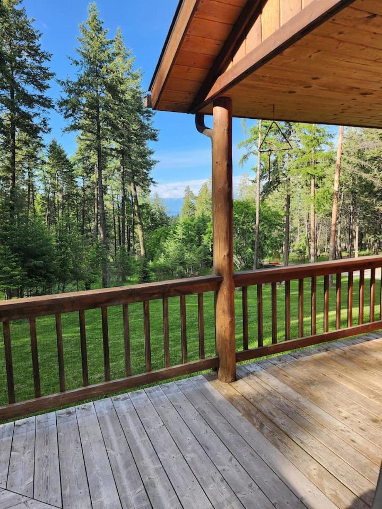 Blacktail Cabin Hideaway With Hot Tub Lakeside Exterior photo
